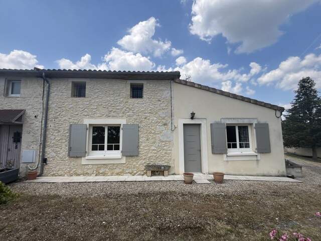 Maison en pierre de 4 pièces principales — photo du bien