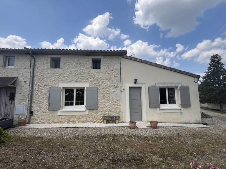 Maison en pierre de 4 pièces principales — photo 1