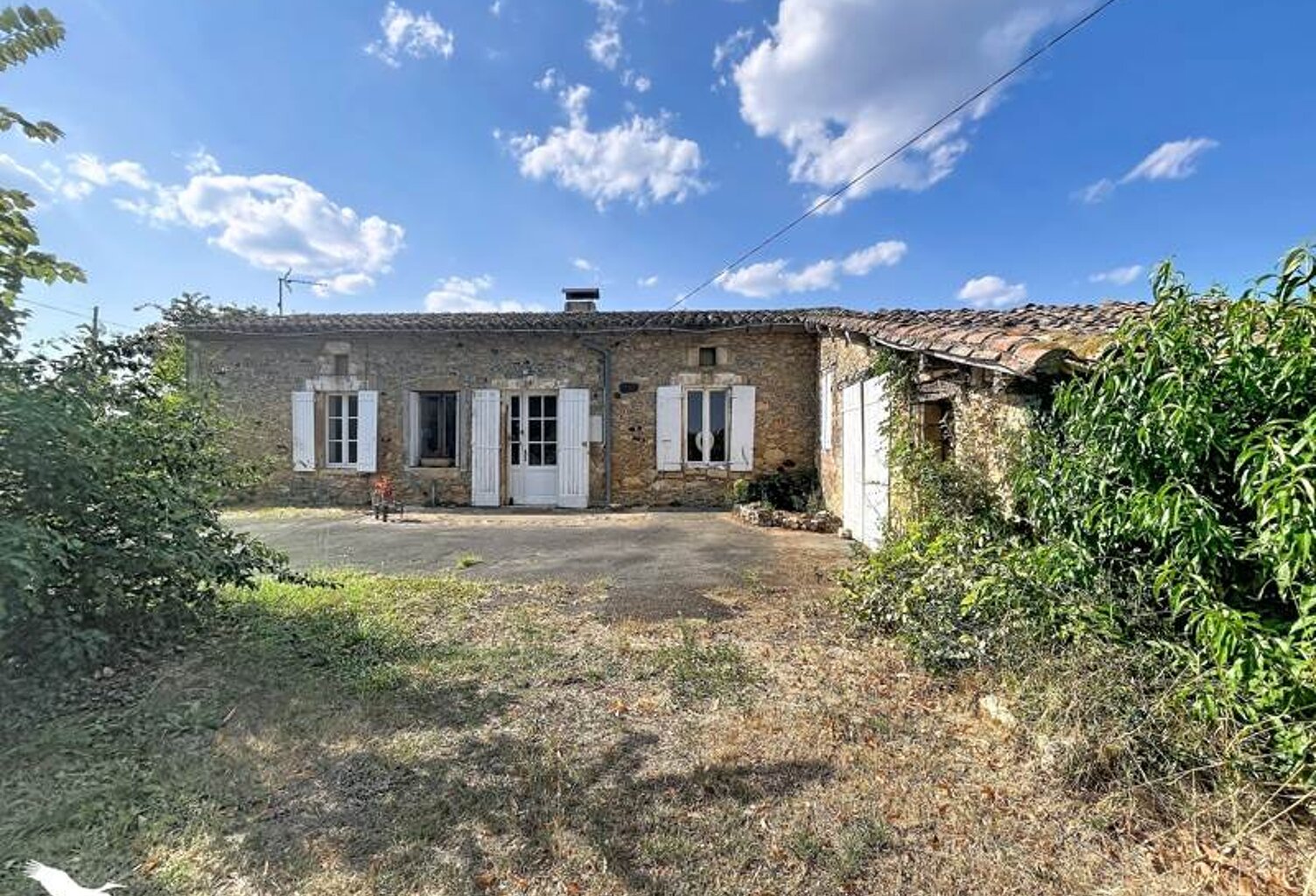 Maison en pierre de 4 pièces principales — photo 1