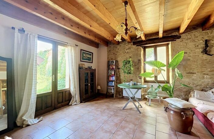 Maison en pierre de 4 pièces principales — photo 3