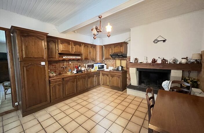 Maison en pierre de 4 pièces principales — photo 3