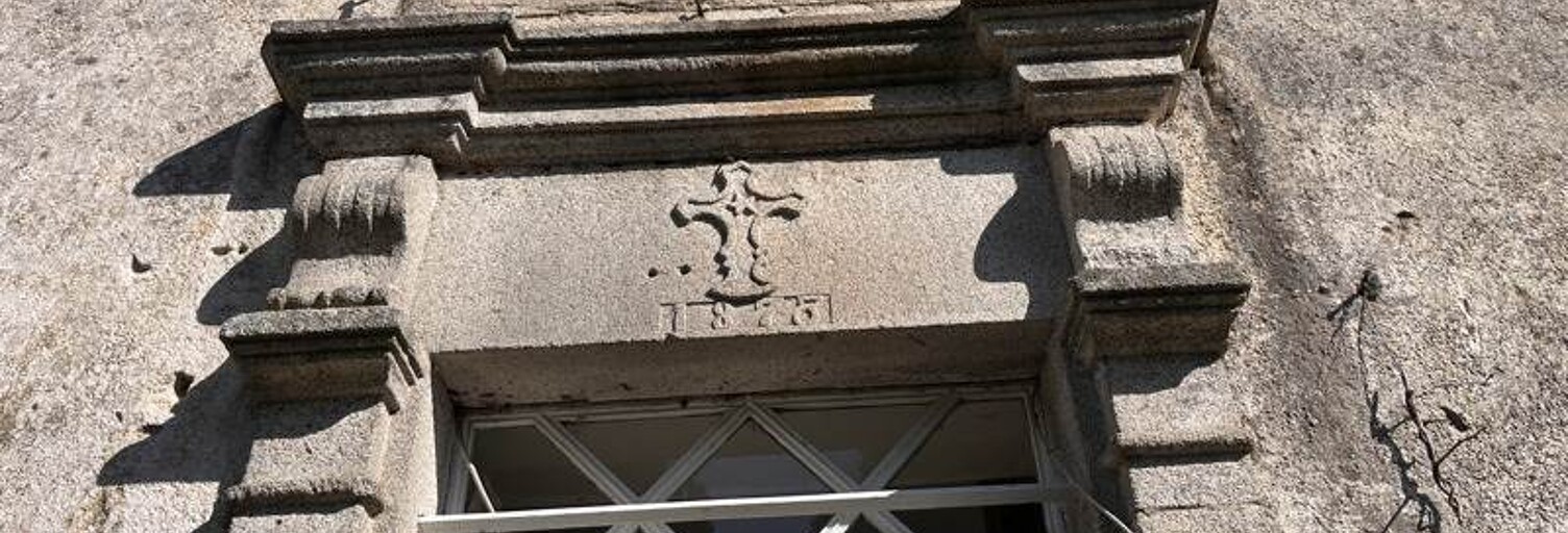 Maison 6 Pièces 272 m² à vendre à Goulles (19430)