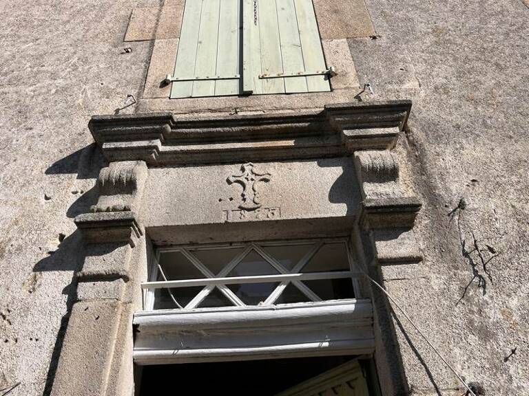 Maison en pierre de 6 pièces principales — photo 1