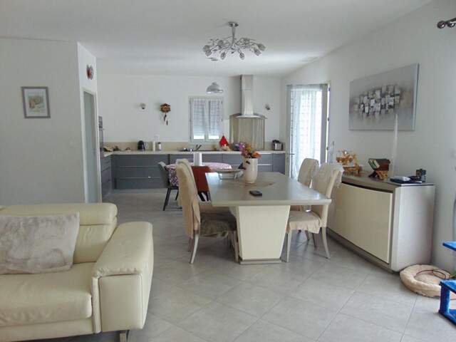 Au 31290 Grande maison avec piscine — photo du bien