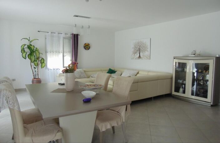 Au 31290 Grande maison avec piscine — photo 2