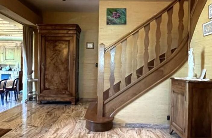 Arinthod ? Spacieuse maison familiale sur plus de 3 500 m² de terrain — photo 4