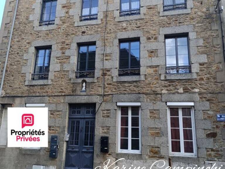 Lamballe T1BIS libre en plein centre historique, idéal pour un premier achat ou un investissement locatif — photo 1