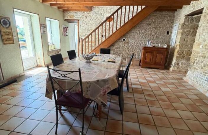 Maison Saint Jean D' Hermine 7 pièce(s) 166 m2 — photo 2