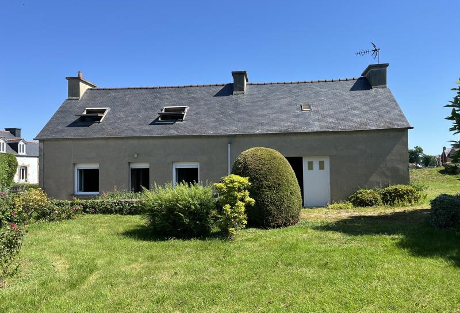 Maison en pierre de 3 pièces principales — photo 1