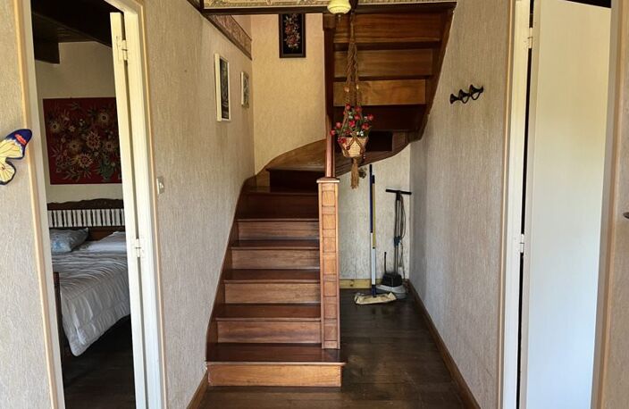 Maison en pierre de 3 pièces principales — photo 4