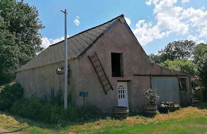 LOYAT  Maison de caractère avec dépendances et fort potentiel — photo 3