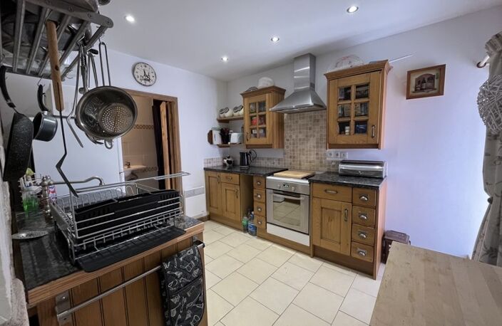 Maison en pierre de 3 pièces principales — photo 2