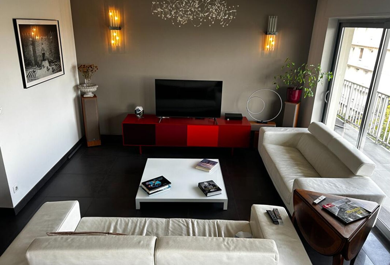 Exceptionnel à Roanne : 167 m² traversants, trois balcons, deux garages et aucun travaux à prévoir — photo 1