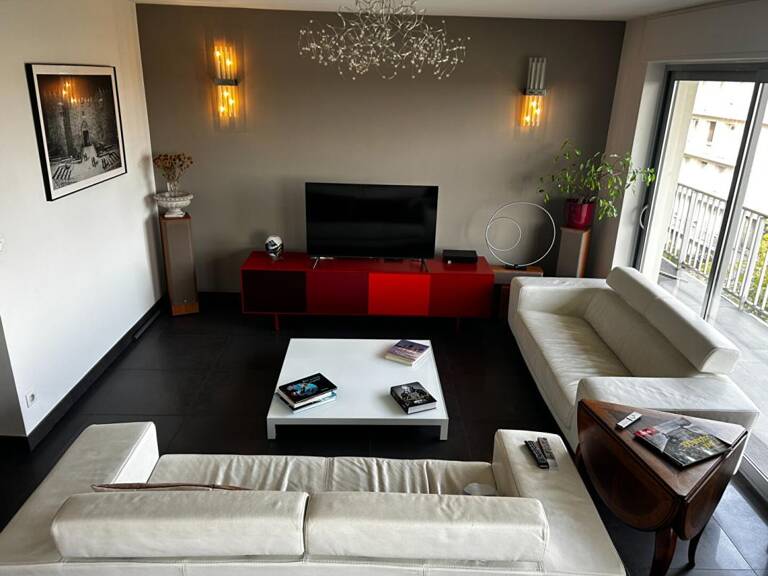 Exceptionnel à Roanne : 167 m² traversants, trois balcons, deux garages et aucun travaux à prévoir — photo 1