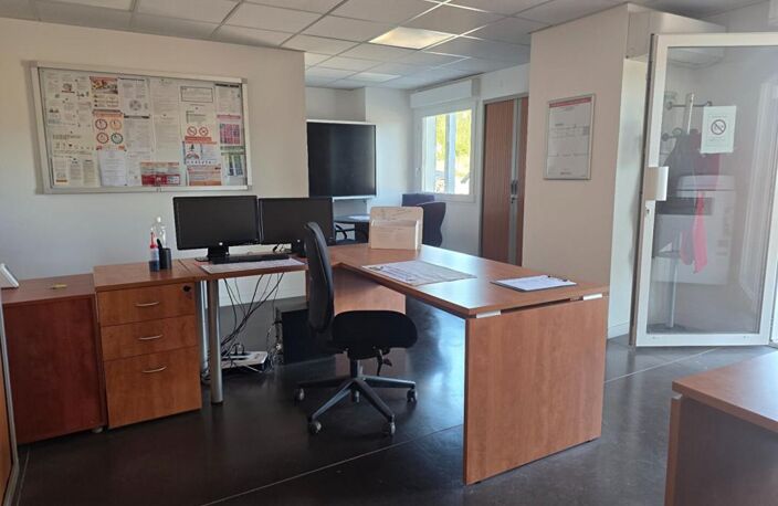 ROUSSET Bâtiment industriel avec bureaux — photo 5