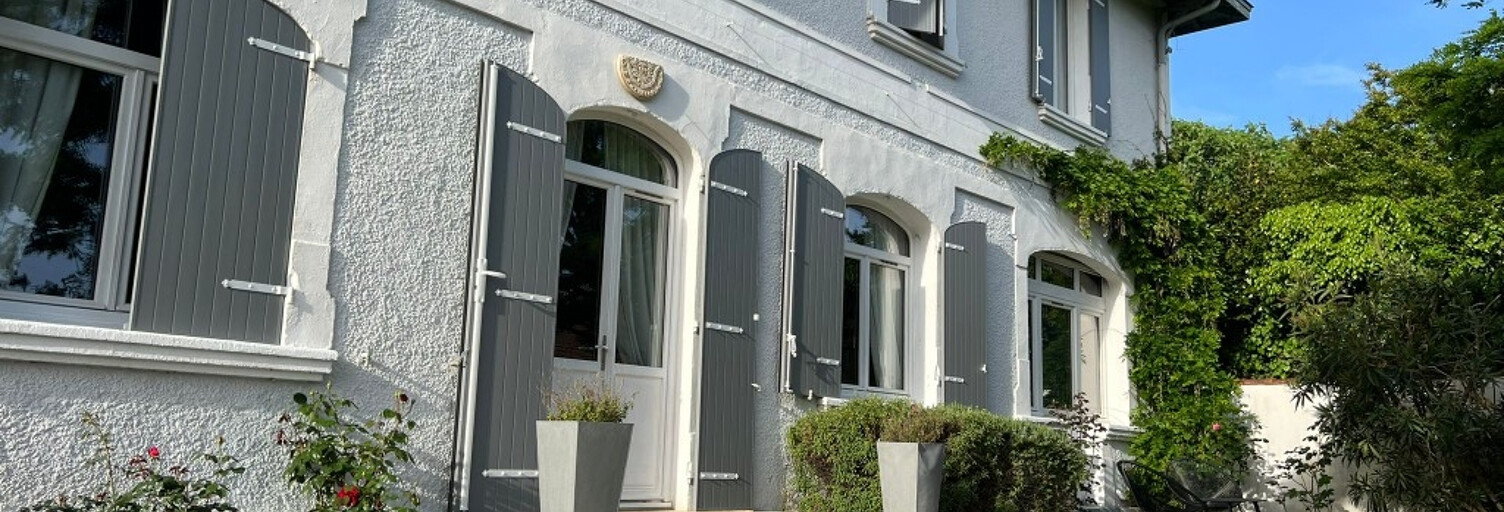 Maison 10 Pièces 217 m² à vendre à Gastes (40160)
