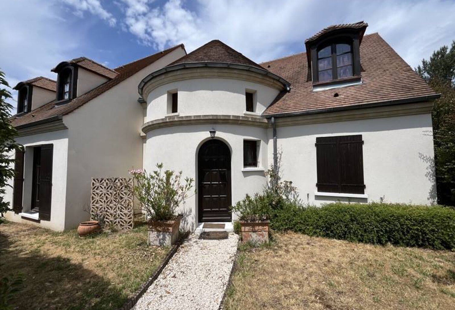 Villa de 9 pièces principales — photo 1