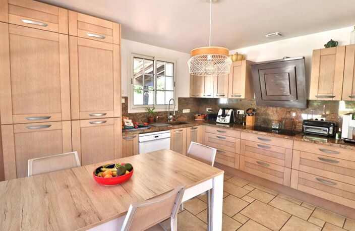 VILLA T5 4 FACES DE 134M² + PISCINE + DEPENDANCE SUR UN TERRAIN DE 1799M² — photo 2