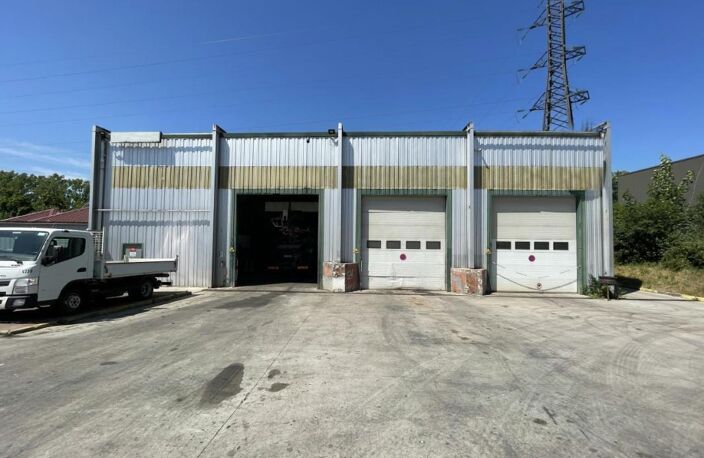 BATIMENTS INDUSTRIELS 735M2 SUR 1443M2 DE TERRAIN — photo 2