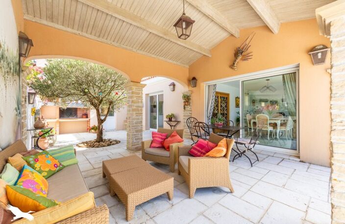 Villa de 5 pièces principales — photo 2