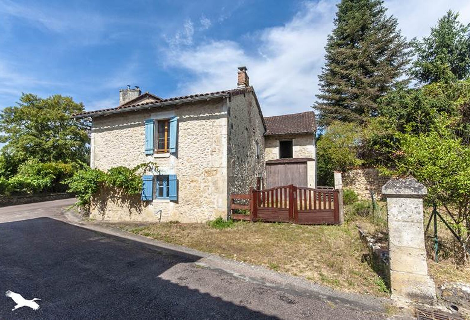Maison en pierre de 9 pièces principales — photo 1