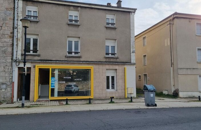 SOUS COMPROMIS Dunières Centre 43220 immeuble pas de porte, trois appartements — photo 3