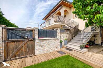 Appartement 4 pièces 386111 €