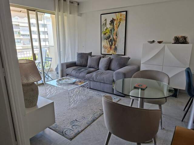 Location d un appartement  T2  de 36,75 m 2 a cannes — photo du bien