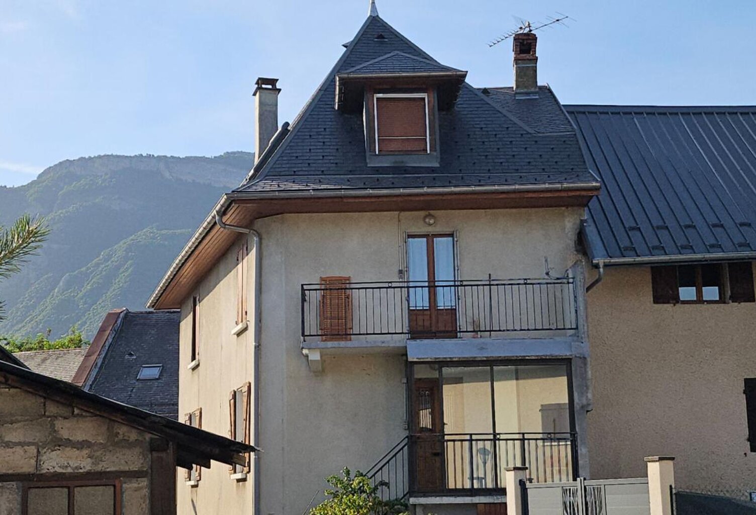 Maison de village 5P 139 m² avec sous-sol et dépendance La Chavanne (73800) — photo 1