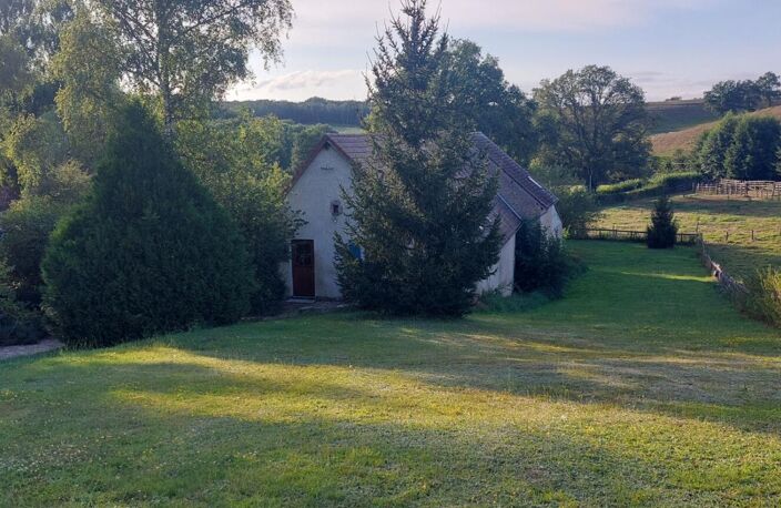 Propriété isolée en pleine nature avec dépendances et gîte — photo 3