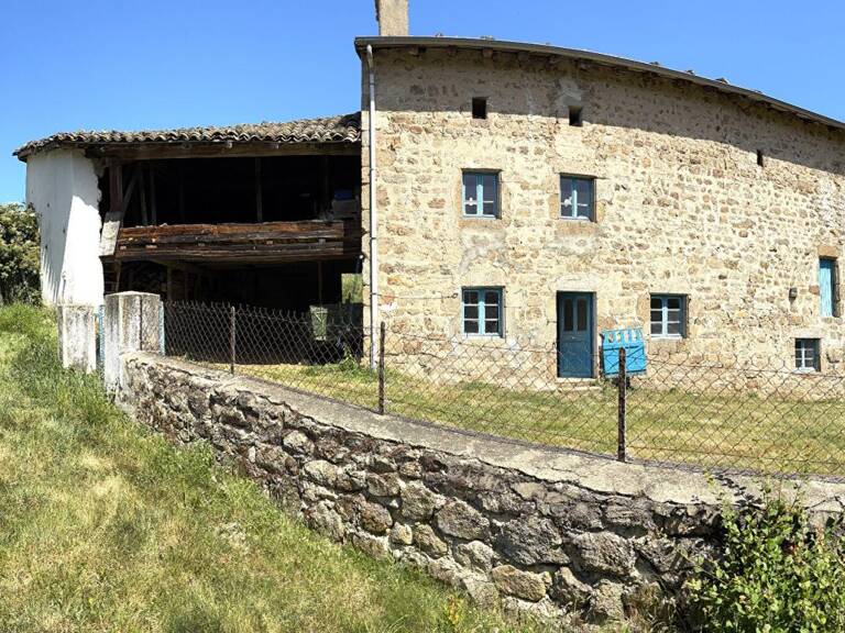 SAINT ANTHEME 63660 Fermette en pierre à rénover 110 m² au sol sur 1000m² de terrain — photo 1