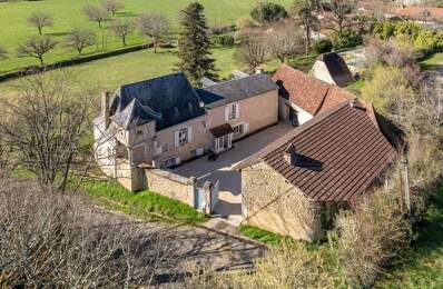 Propriété en pierre de type 7, piscine, dépendances, sur un terrain arboré de 6300 m² — photo du bien