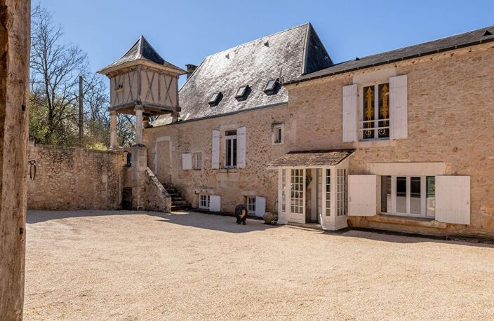 Propriété en pierre de type 7, piscine, dépendances, sur un terrain arboré de 6300 m² — photo 2