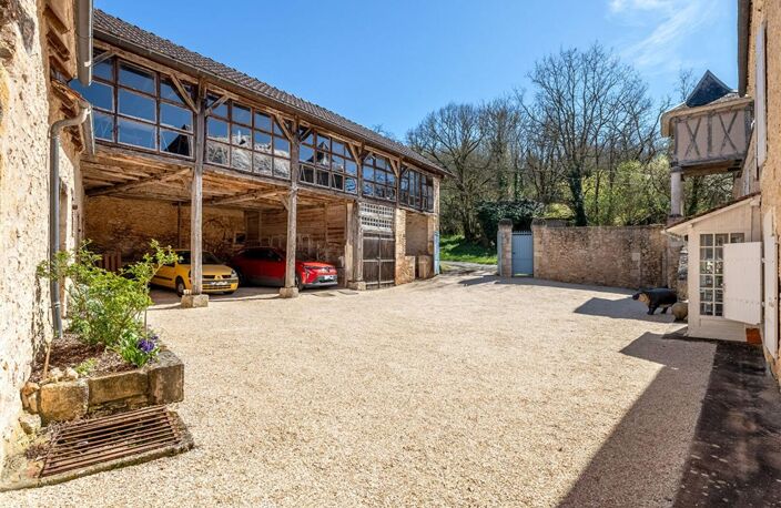 Propriété en pierre de type 7, piscine, dépendances, sur un terrain arboré de 6300 m² — photo 3