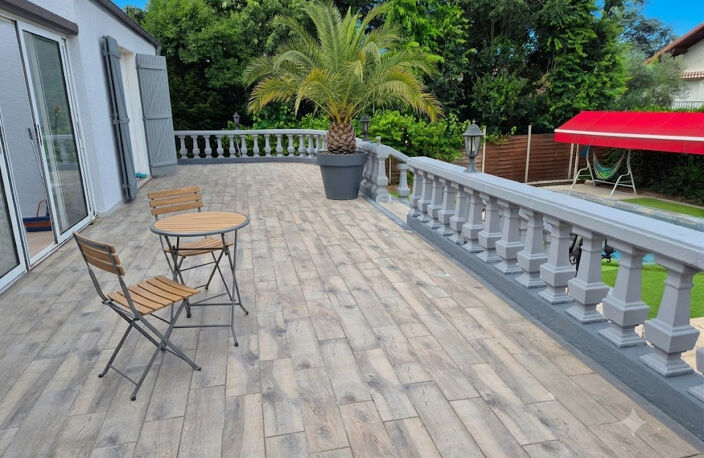 Coup de coeur : Villa familiale d'exception de 210m² - 5 chambres - Piscine -et jardin - Bron Les Genets — photo 5
