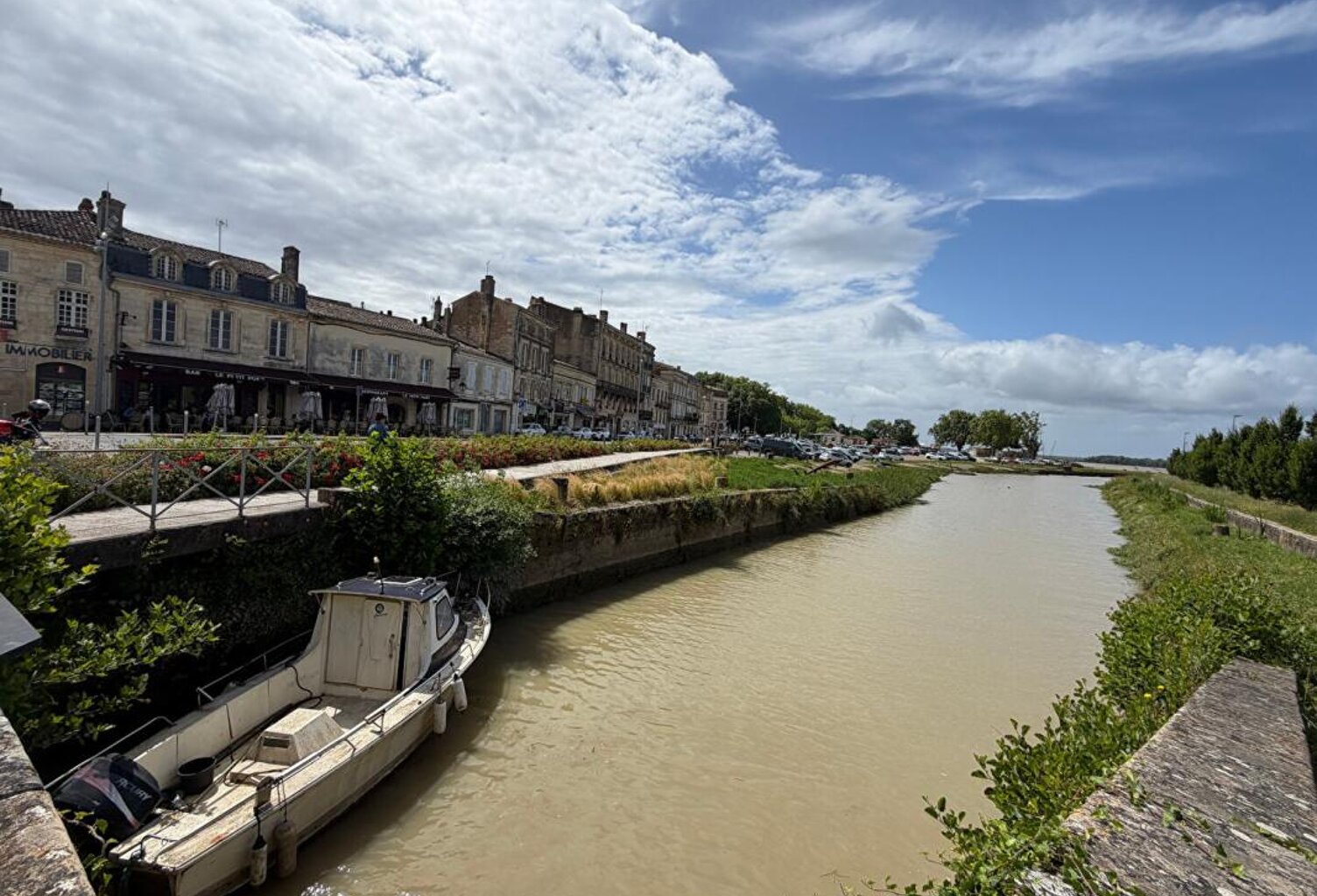 A Blaye Appartement de 114 m2 de caractère du XIX siècle avec locataire en place — photo 1