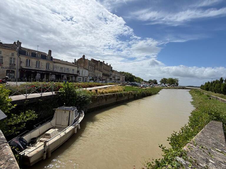A Blaye Appartement de 114 m2 de caractère du XIX siècle avec locataire en place — photo 1