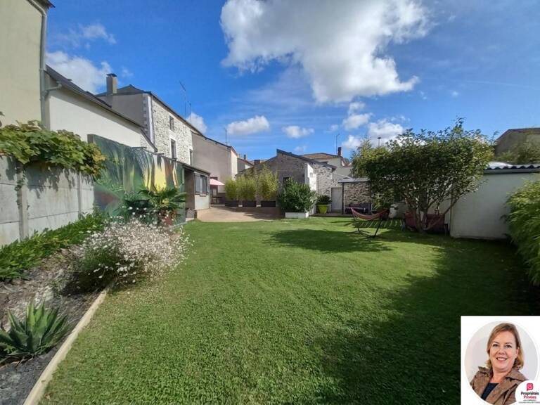 Maison 184 m² env.- 5 chambres -2 garages - abris et jardin — photo 1