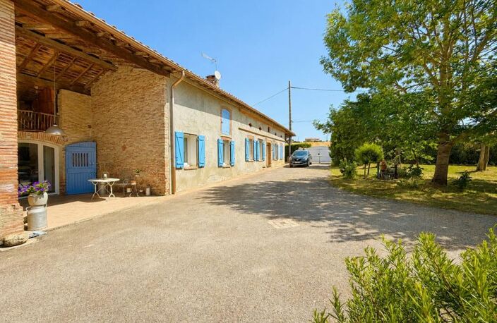 Secteur Gragnague – Ancien corps de ferme de caractère de 1880 – 200 m² – Piscine – Dépendances – Parc de 5 839 m² — photo 5