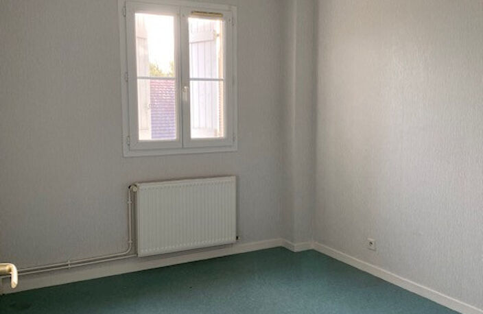Leasing Maison 4  pièces 82 m² Douadic — photo 5
