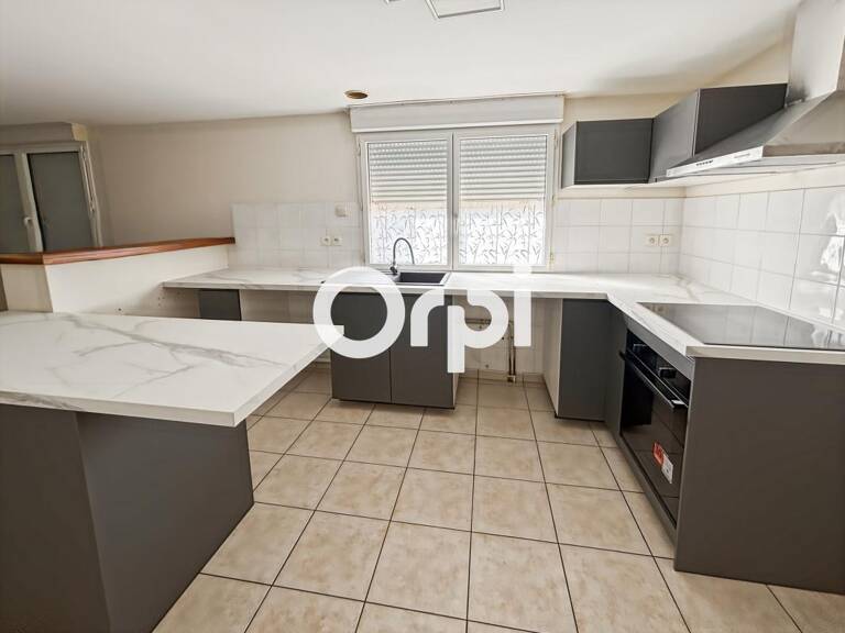 Bel appartement T3 avec terrasse, garage et cave – Les Halles — photo 1
