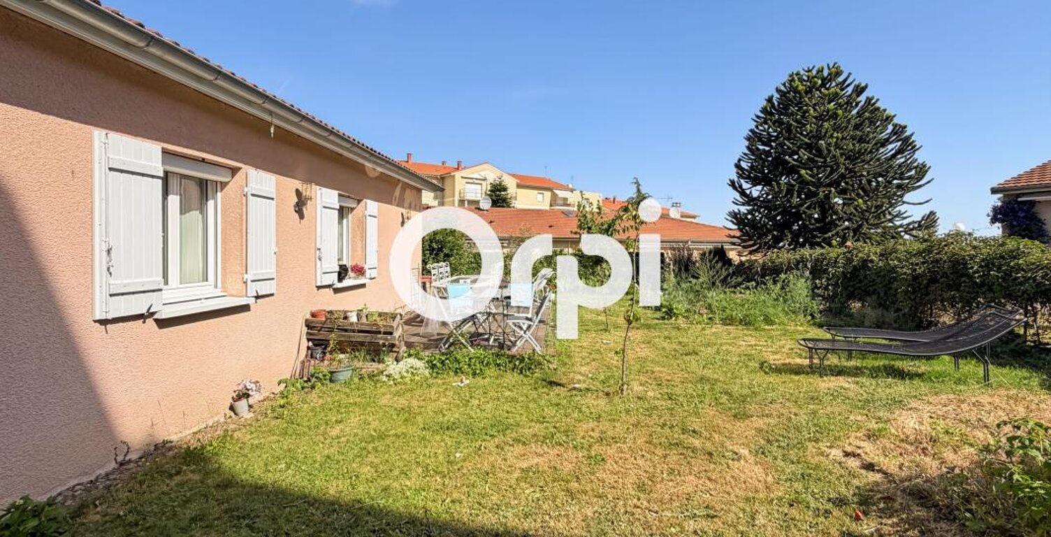 Maison de plain-pied avec terrasse, jardin et garage attenant – À deux pas du centre-ville de Chazelles-sur-Lyon — photo 1