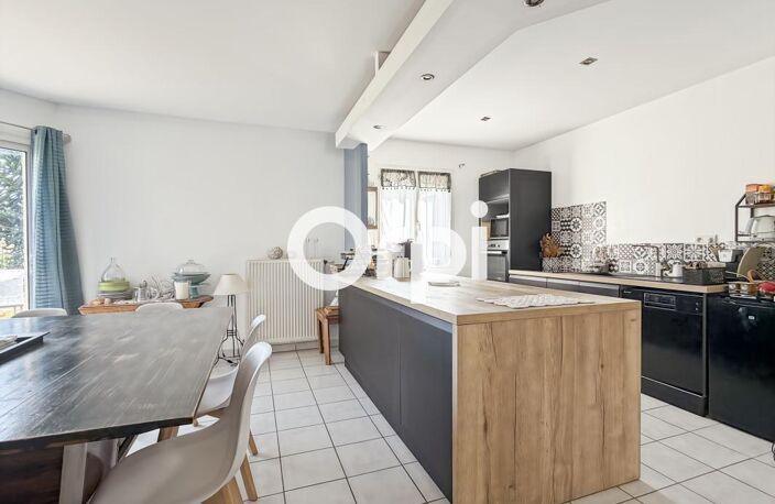 Maison de plain-pied avec terrasse, jardin et garage attenant – À deux pas du centre-ville de Chazelles-sur-Lyon — photo 3