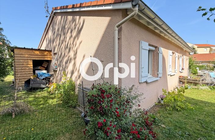 Maison de plain-pied avec terrasse, jardin et garage attenant – À deux pas du centre-ville de Chazelles-sur-Lyon — photo 5