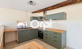 Maison 5 Pièces 142 m² à louer à Les Halles (69610)