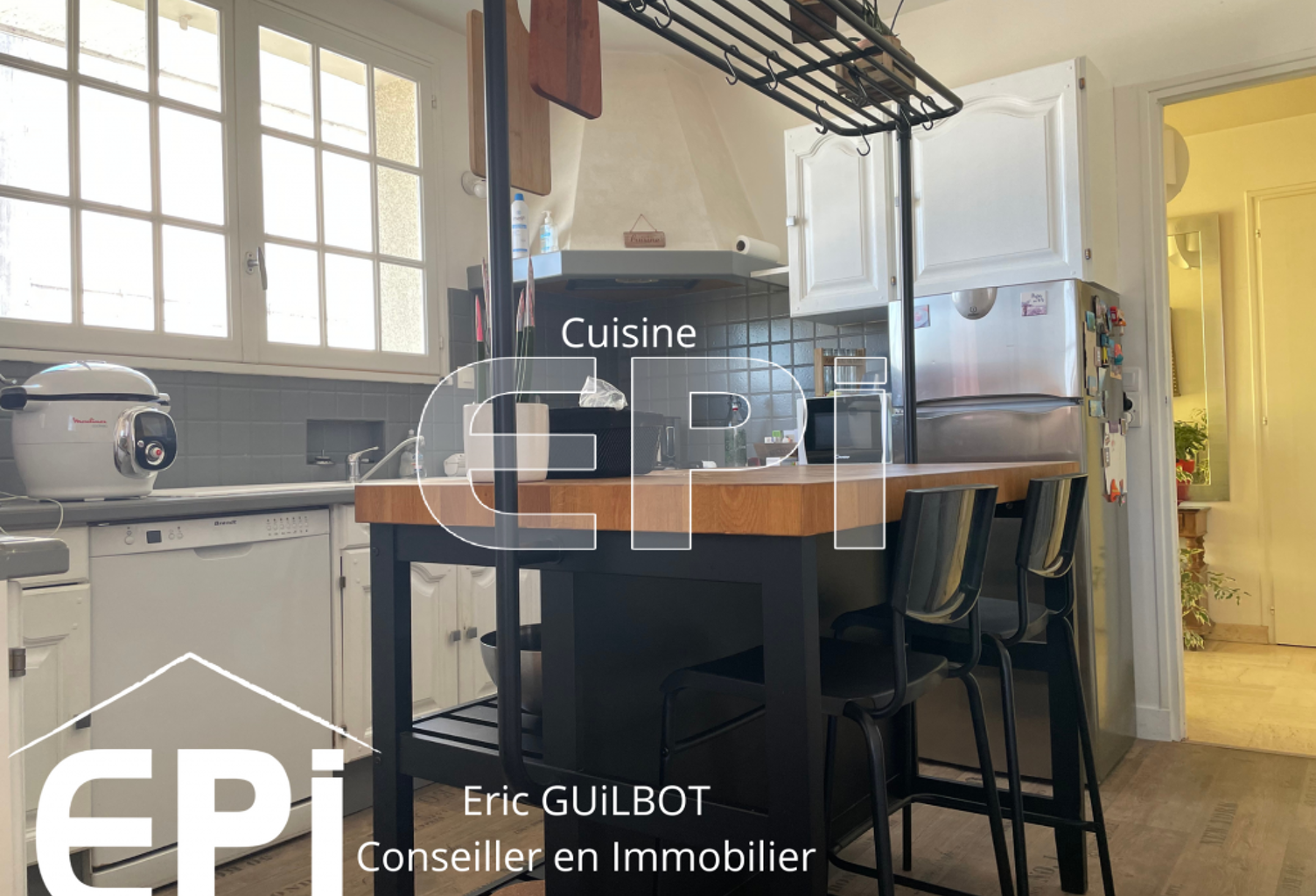 Très proche Place Lavault où commerces et cinéma<br>Construct — photo 1