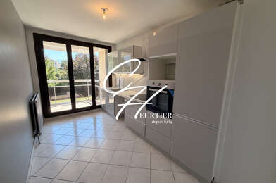 Appartement 5 pièces 995 €