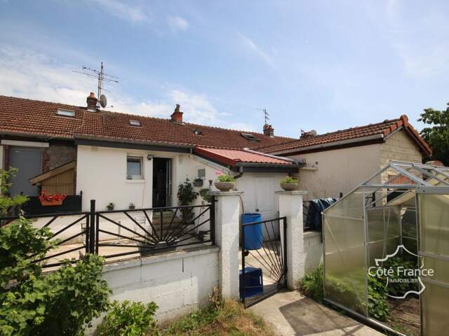 GIVET Maison d'habitation 2 chambres, louée 550 EUR par mois — photo du bien