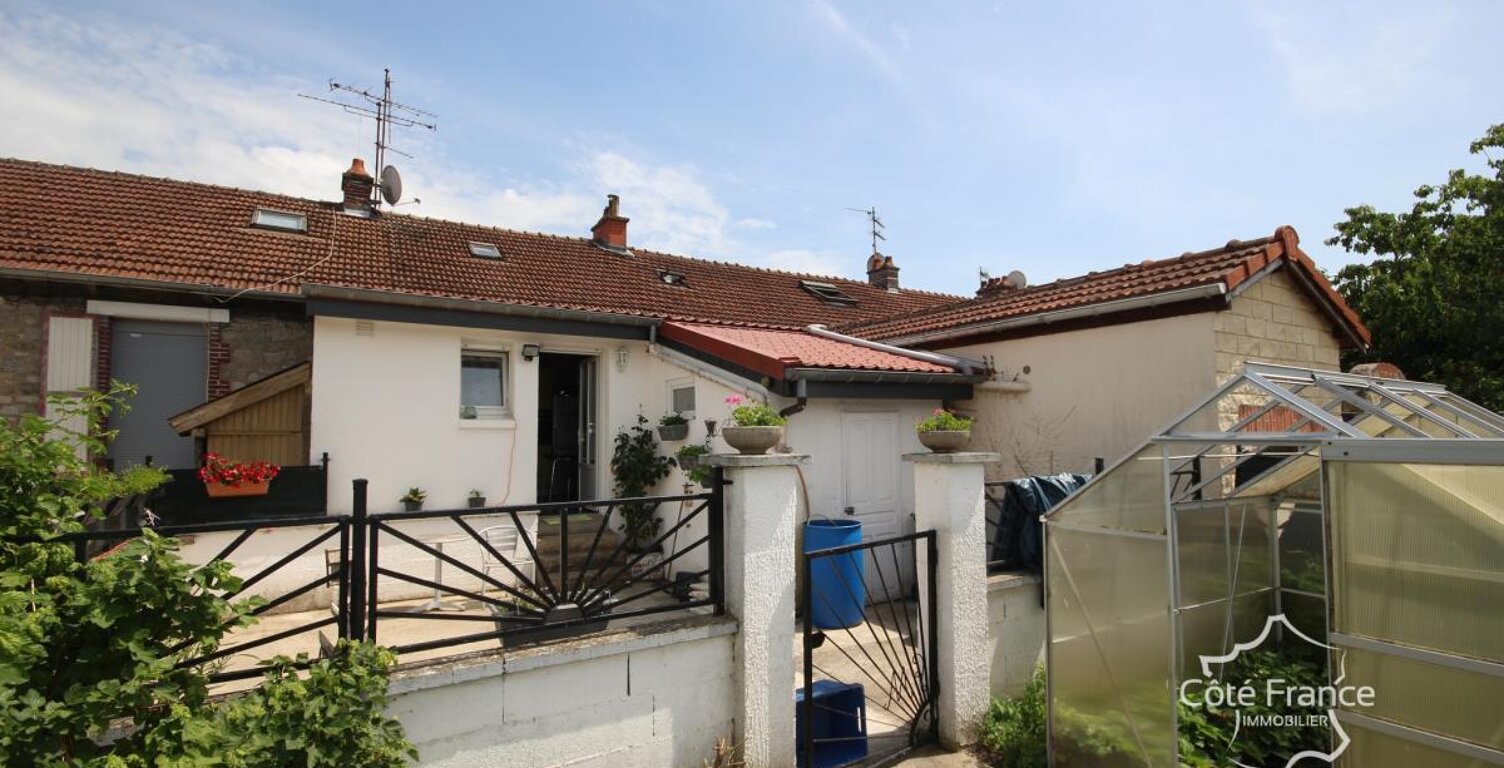 GIVET Maison d'habitation 2 chambres, louée 550 EUR par mois — photo 1