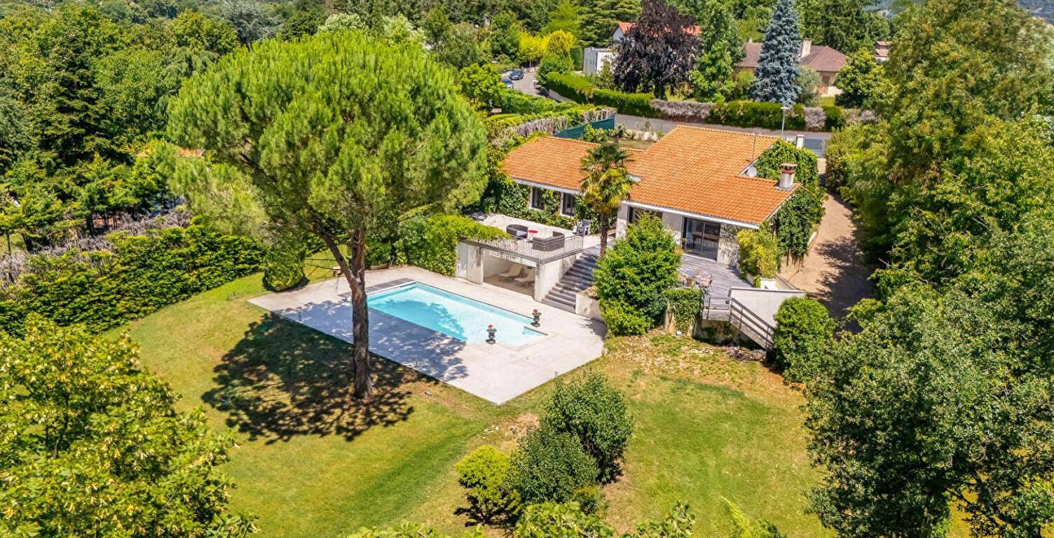 Maison de caractère avec piscine et vue dégagée à Saint-Didier-au-Mont-d'Or — photo 1